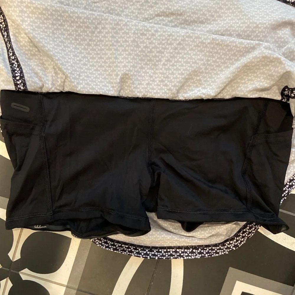 Lululemon Black White Ditsy Print Skirt Skort Classic Tennis Golf Size 6 Tall